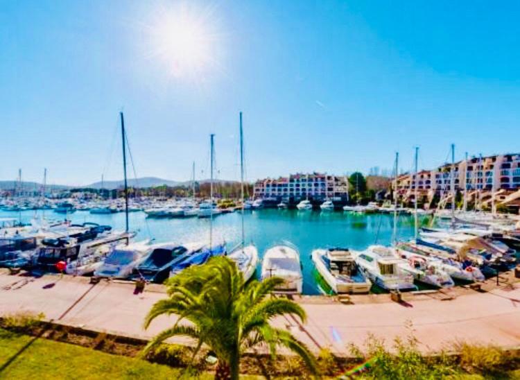 Petit Cocon Magnifique Vue Sur Marina Dans Le Golfe De Saint Tropez Lägenhet Cogolin Exteriör bild